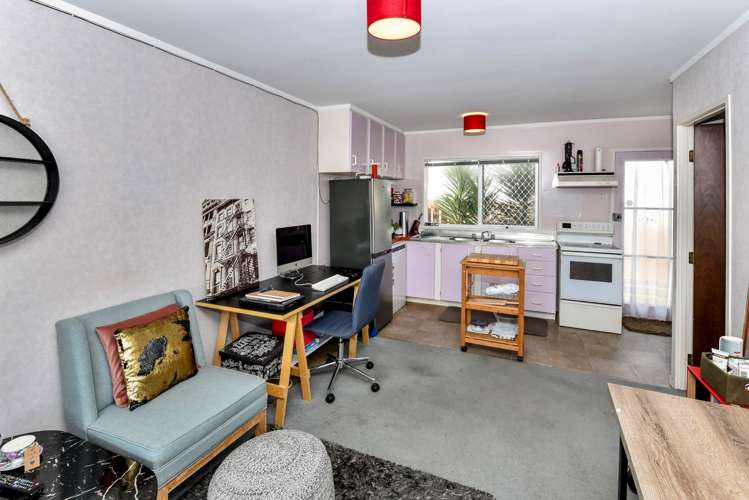 6 Moor Park Wattle Downs_25