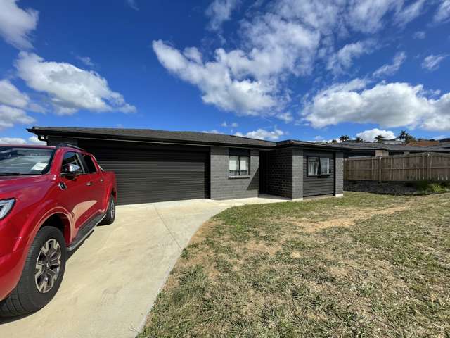 8 Royal St Anne's Drive Kamo_1