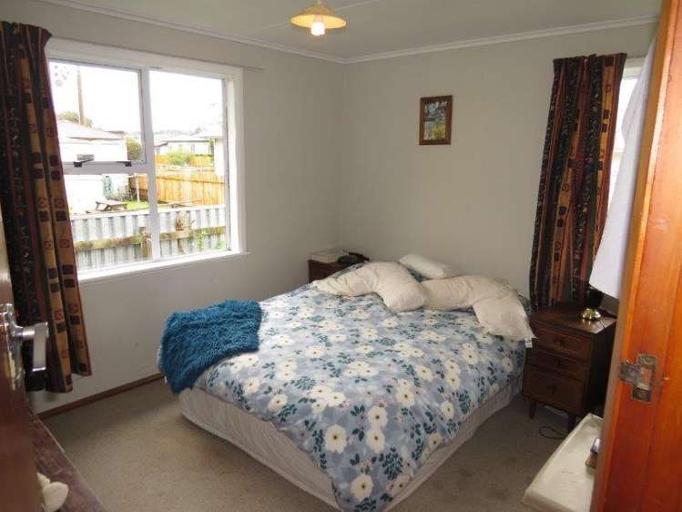 2 Duke Street Pahiatua_10