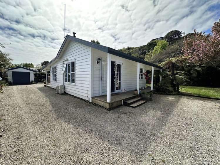 195 Sale Street Hokitika_12
