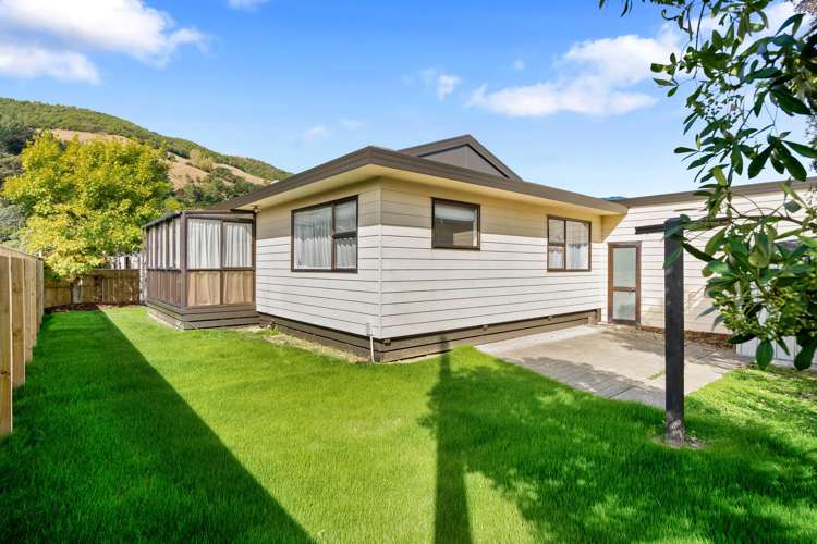 2 Brydon Way The Wood_14