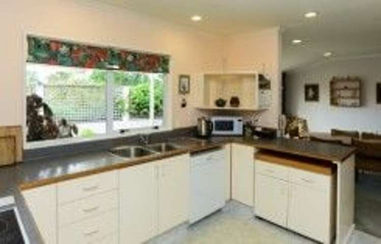 1/35 Busby Hill Havelock North_4