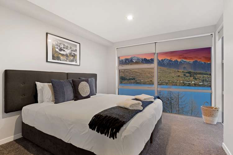 1/11 Gum Lane Queenstown_13