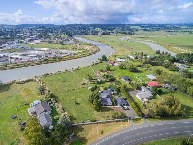 2334 State Highway 16 Helensville_1