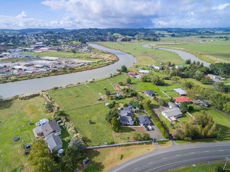 2334 State Highway 16 Helensville_1