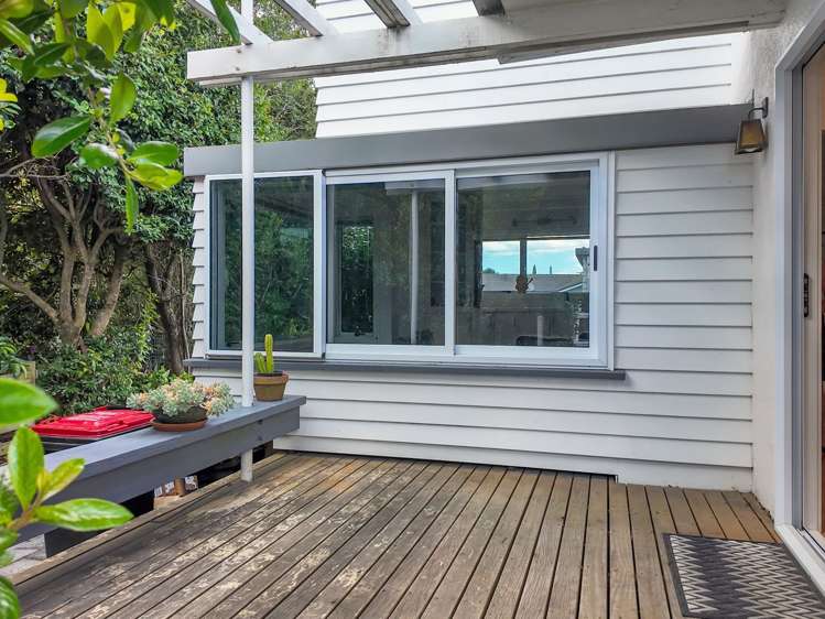 915 Harding Road Camberley_30