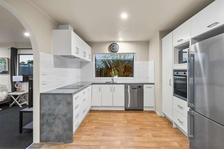 23 Faram Place Massey_4