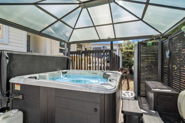 11 Windermere Crescent Blockhouse Bay_12