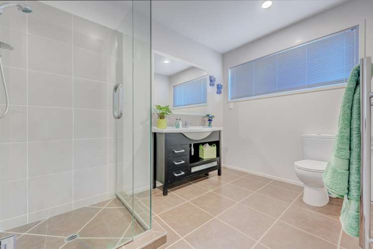 18 Crossland Place Maraetai_13