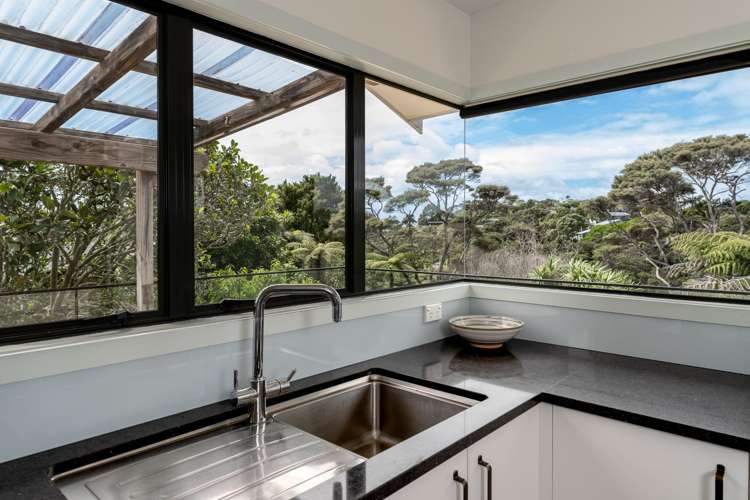 11 Sunshine Rise Raglan_8