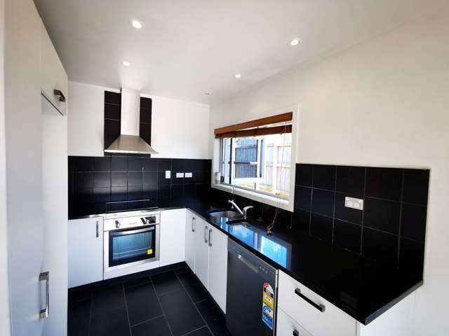 63 Sheridan Drive New Lynn_4