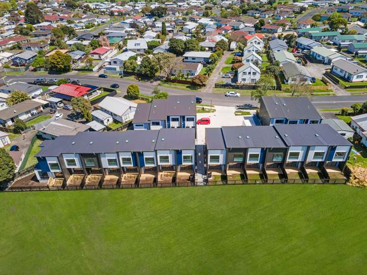 11,14,18/17 Barneys Farm Road Clendon Park_29