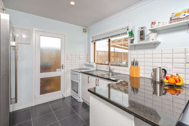 16a Churchill Avenue Manurewa_7