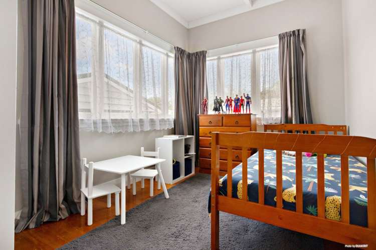 1/3 Taipari Road Te Atatu Peninsula_11