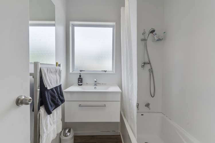 7 Etherton Drive Manurewa_13