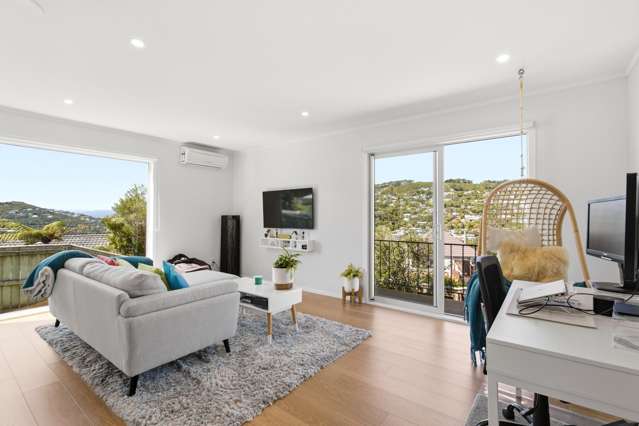 "Charming Renovated Home in popular Crofton Downs"