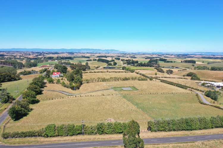 215 Fergusson Road Halcombe_5