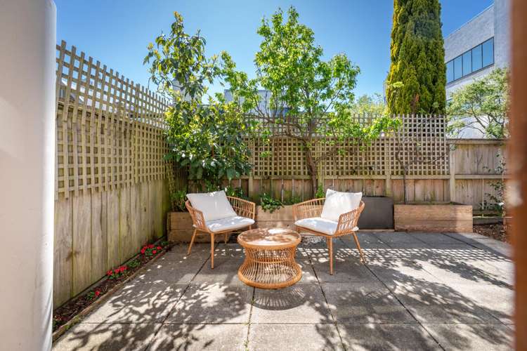 1/80 Hobson Street Thorndon_1