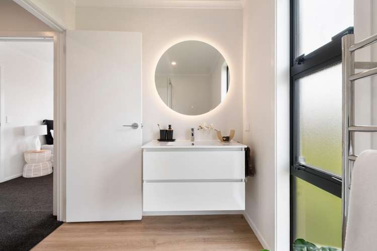  1121 Parewanui Road Parewanui_13