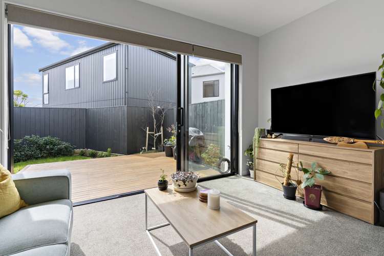 5/6 Oswald Crescent Paparangi_5