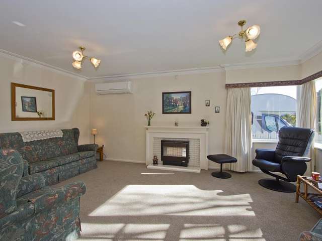 38 Kebbell Grove Epuni_4