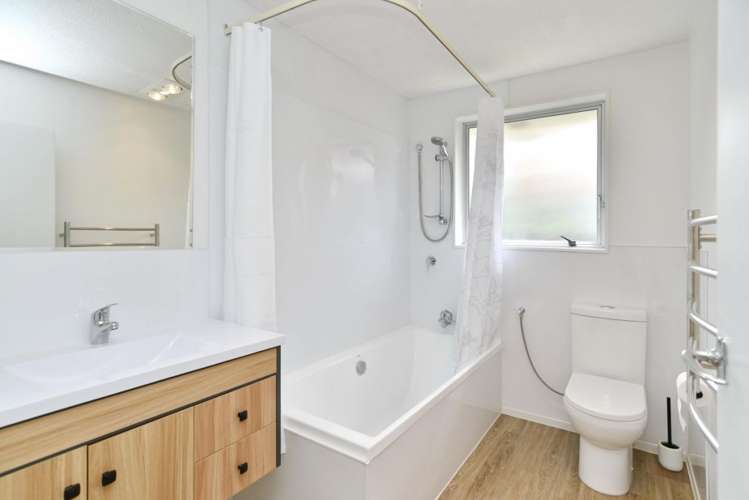 4/6 Lane Street Woolston_12