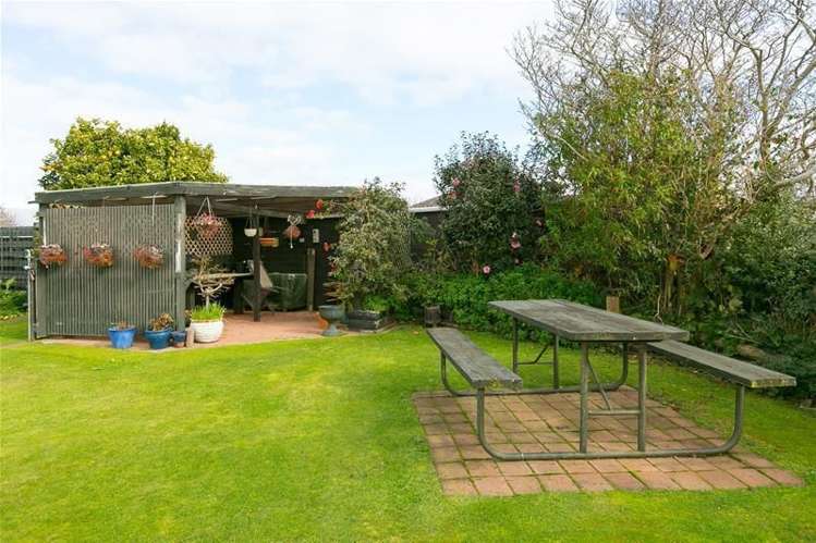 229 Glover Road Hawera_13