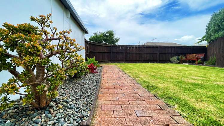 1/6 Vivian Wilson Drive Eastern Beach_4