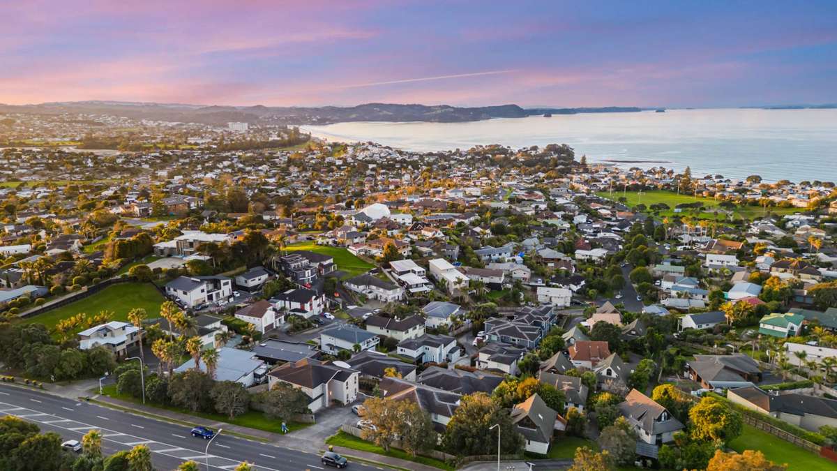 188 Whangaparaoa Road_1