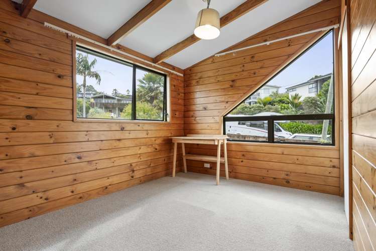 2/2 Rossmore Terrace Murrays Bay_8