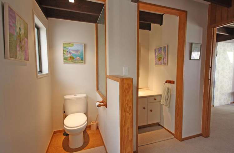 128 Oratia Place Onemana_13