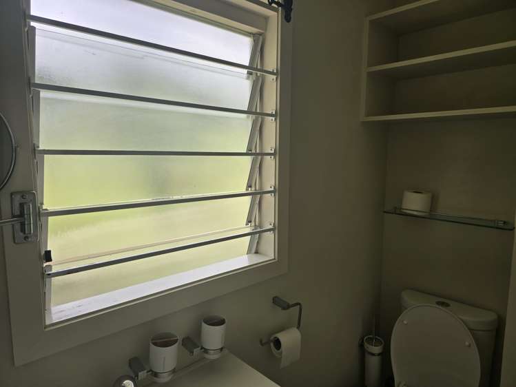 8/12 CRESCENT ROAD Epsom_17