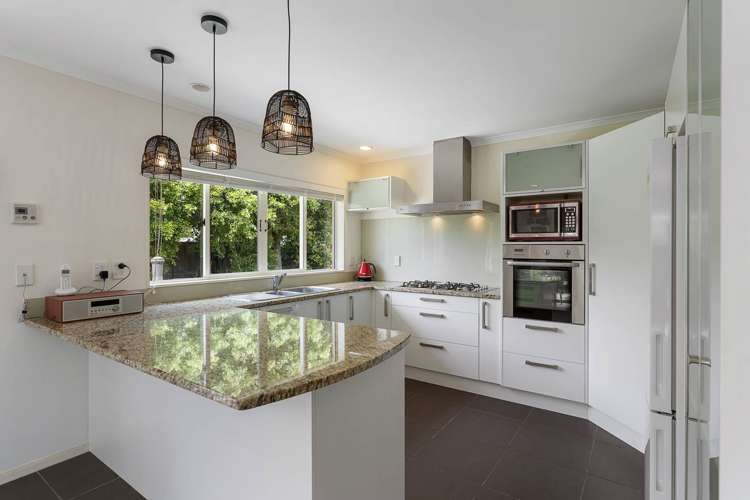 117 Pine Harbour Parade Beachlands_5