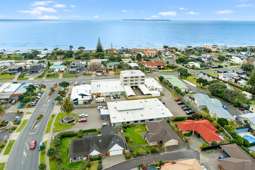 Freehold site in expanding beach suburb