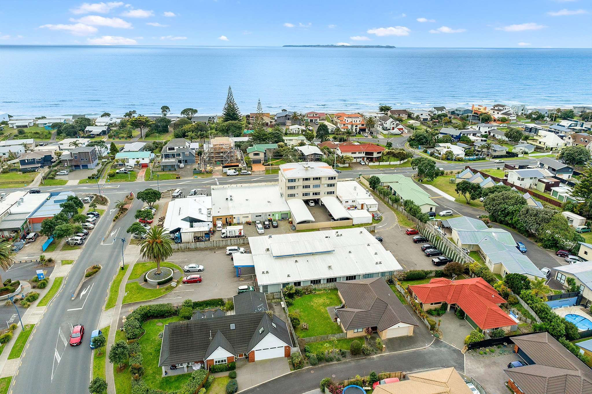 Freehold site in expanding beach suburb