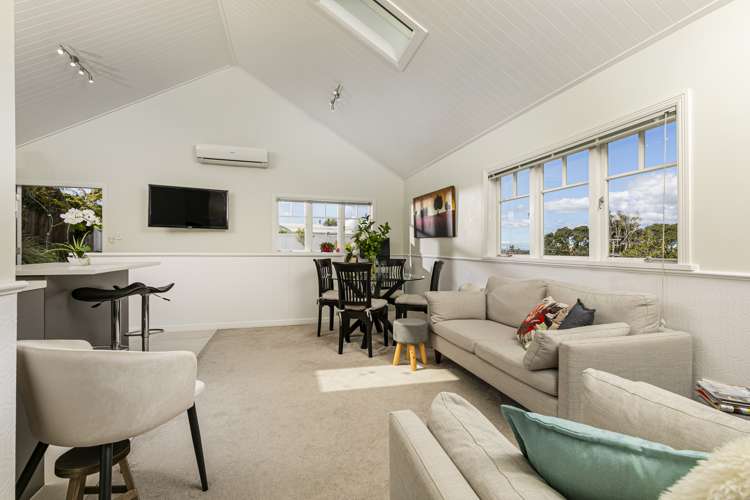 47 Lake Road Devonport_10