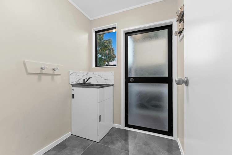 2/14 Etherton Drive Weymouth_12