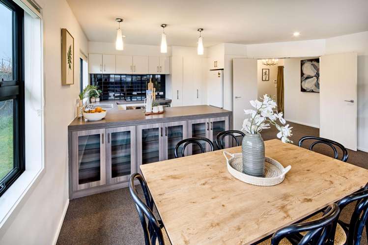 49 Sunstone Crescent Brown Owl_3