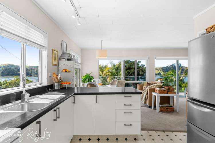 2 Cliff Street Paparoa_7