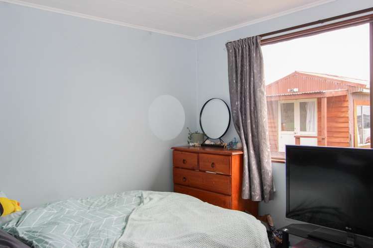 4 Perkins Street Tisbury_17