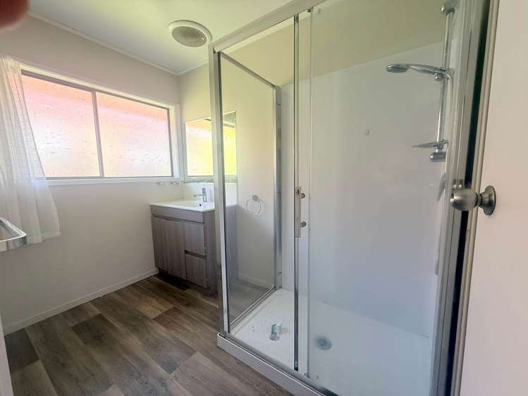 2/68 Victoria Road Papatoetoe_8