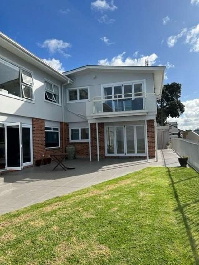 1/241 Hurstmere Road Takapuna_1