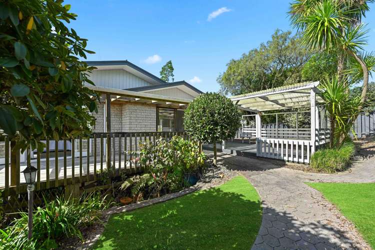 63 Macdonald Road Glenview_16