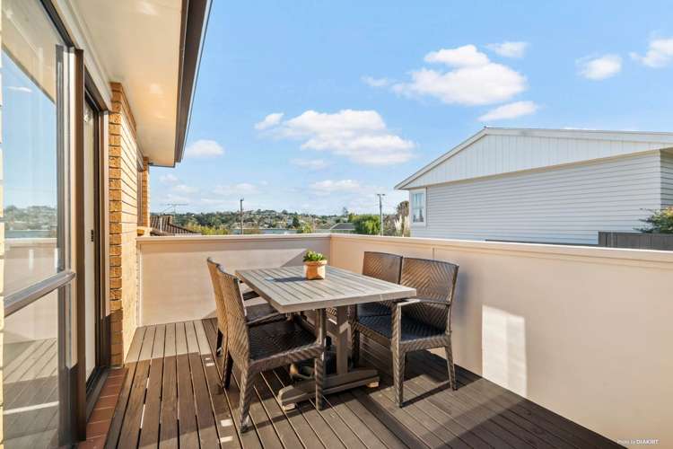 2/42 Howard Road Northcote_4