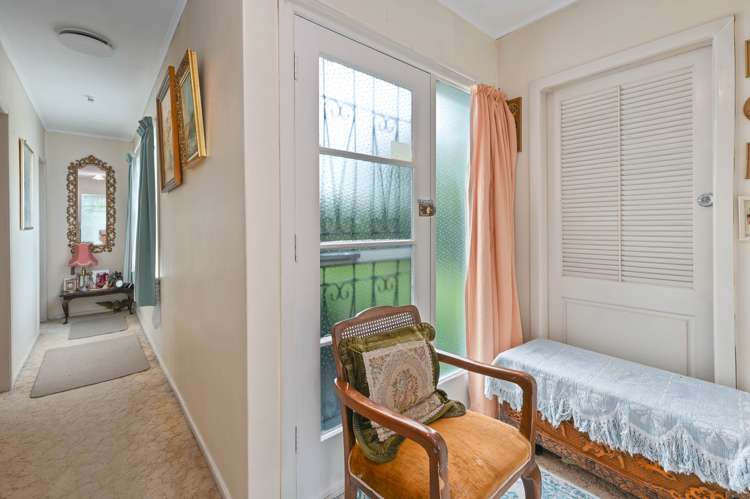 8 Werrina Crescent Mangakakahi_9