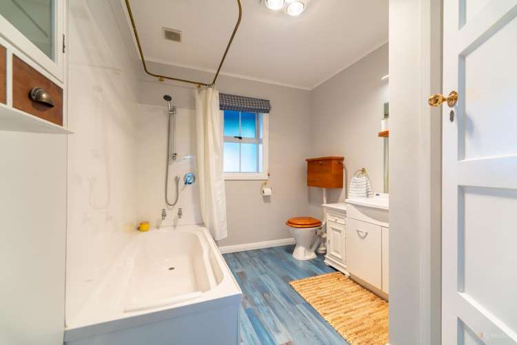 100 Oak Street Orari_11