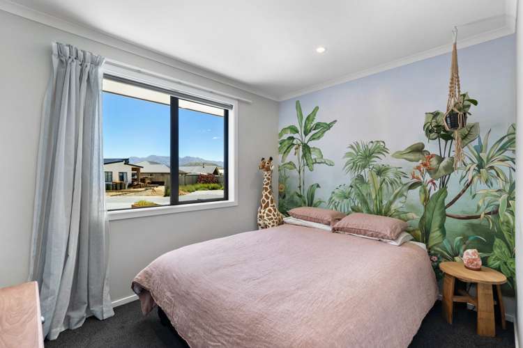 13 Kingfisher Crescent Albert Town_11