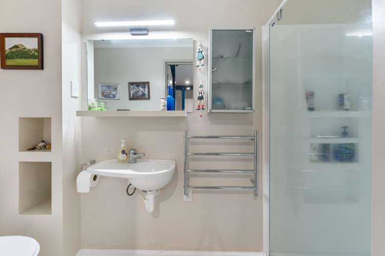 99 Lake Crescent Hamilton Lake_20