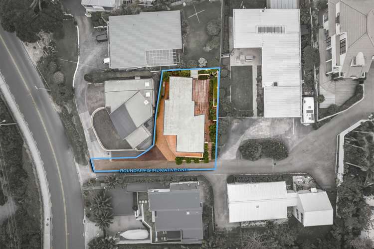 2/8 Beach Road Castor Bay_15