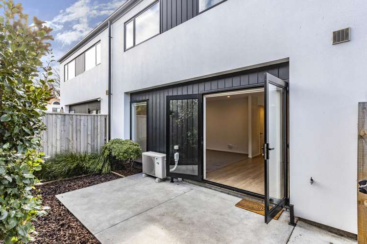 2/16 Devon Street Sydenham_7